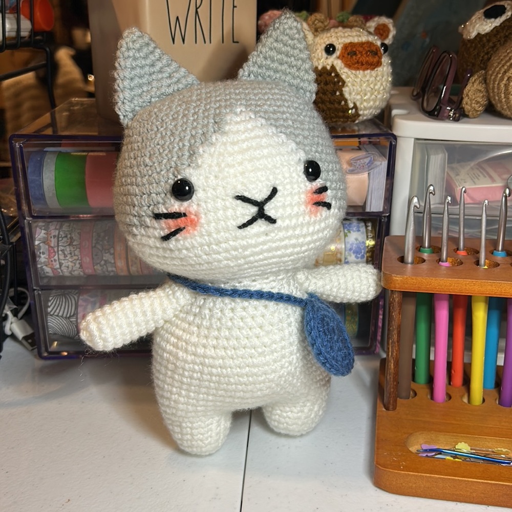 Big cat amigurumi🐈‍⬛handmade crocheted toy stuffed toy gift cat lover gift😻 - Picture 4 of 5